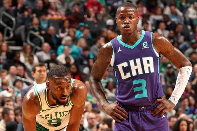 转会市场中 转会市场中