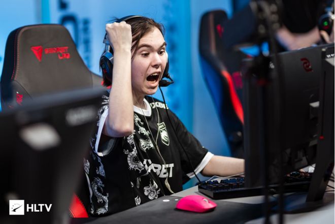 边路传中寻 边路传中寻