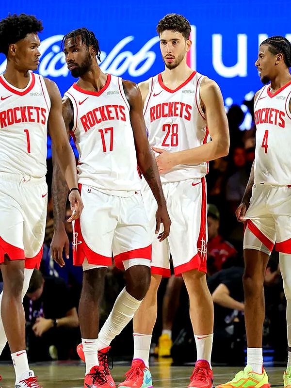 赌场防骗：揭秘“洗牌过程中的藏牌术”——老手是如何瞒天过海的。（赌场防骗警示：洗牌暗藏牌的黑幕——老手如何掩人耳目）