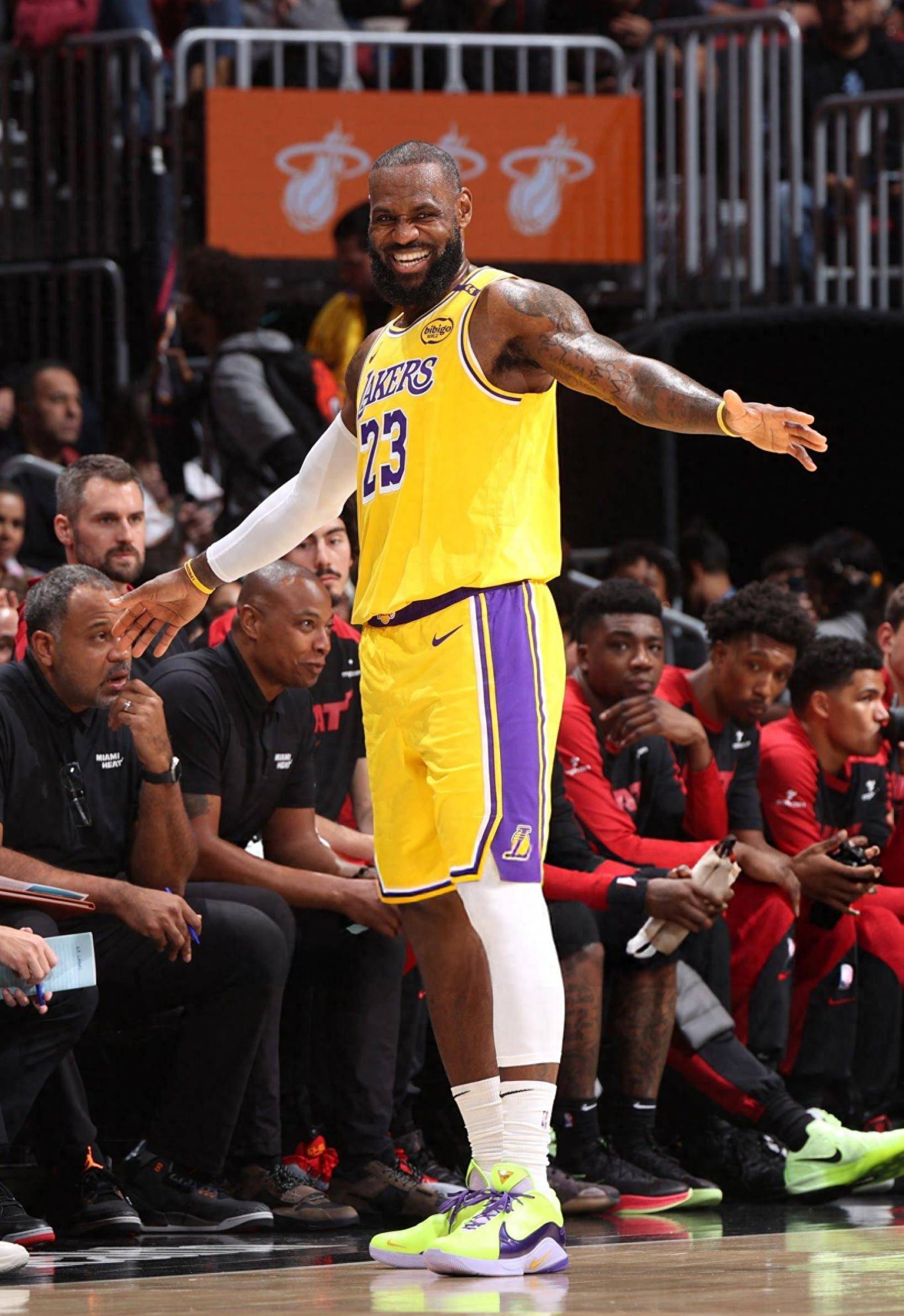 米兰新星卡马尔达15岁意甲首秀